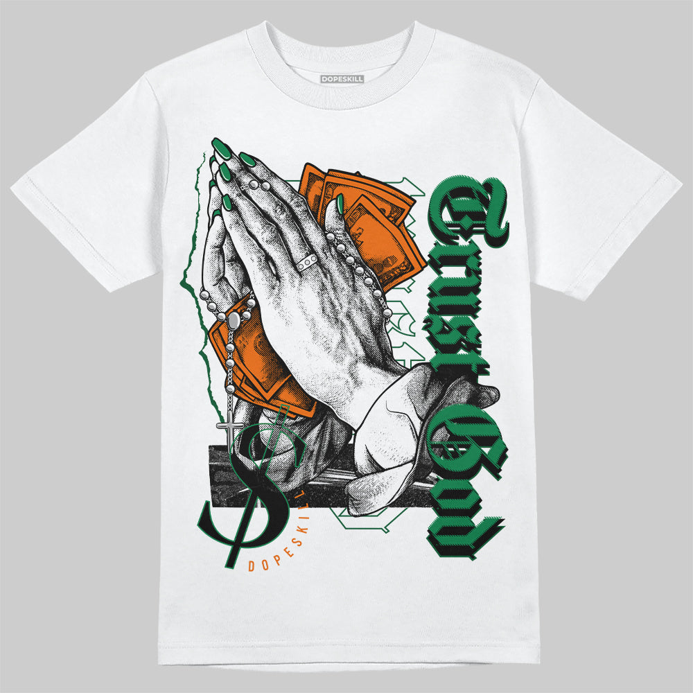Green Collection DopeSkill T-Shirt Trust God Graphic