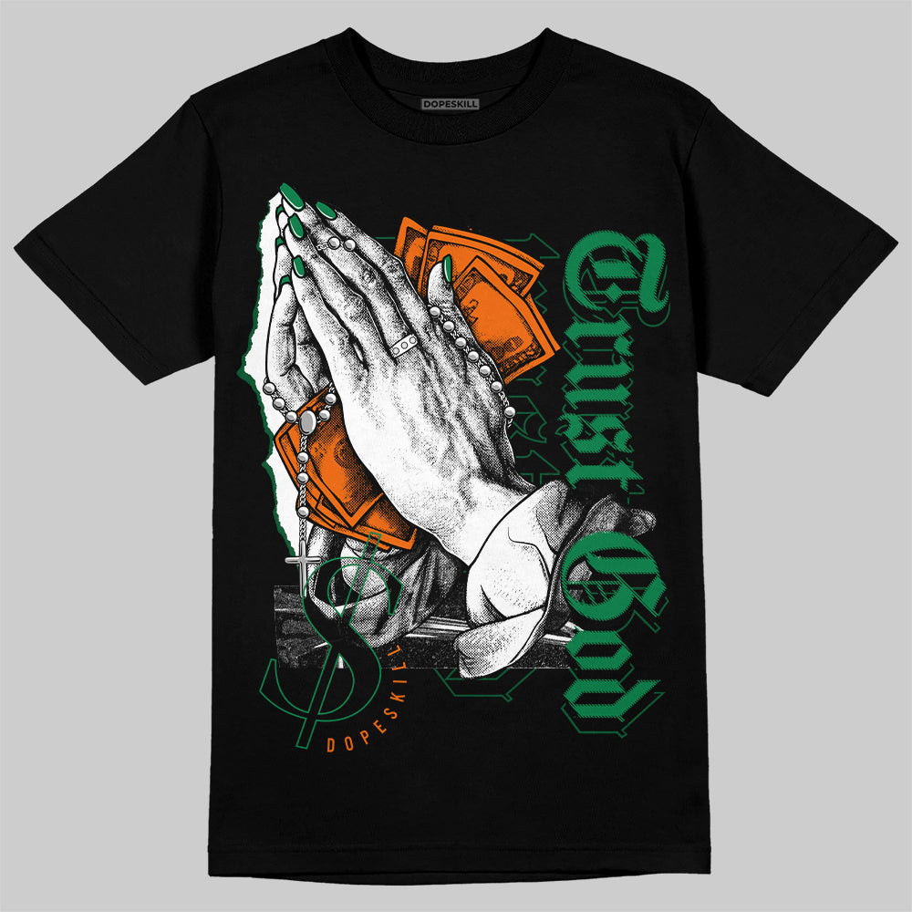 Green Collection DopeSkill T-Shirt Trust God Graphic