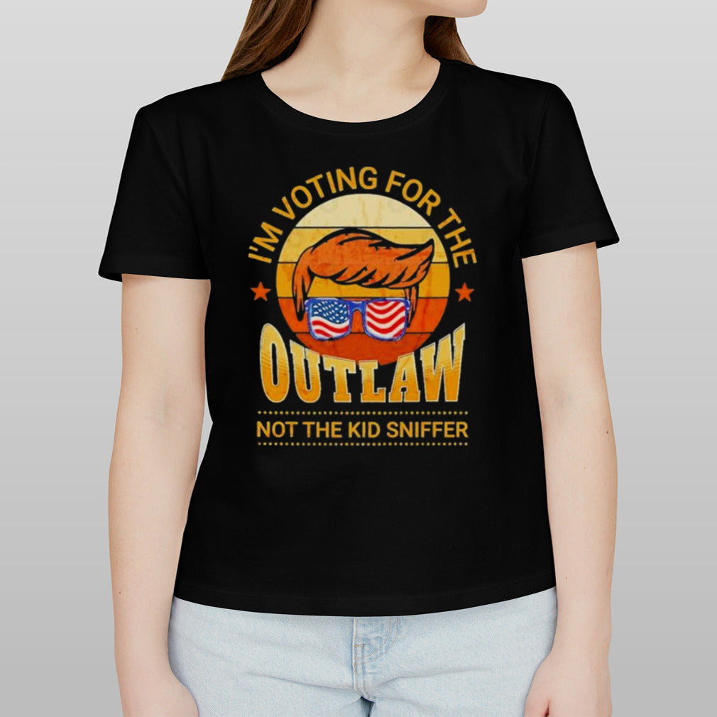I’m voting for the outlaw not the kid sniffer – trump 2024 vintage T-Shirt