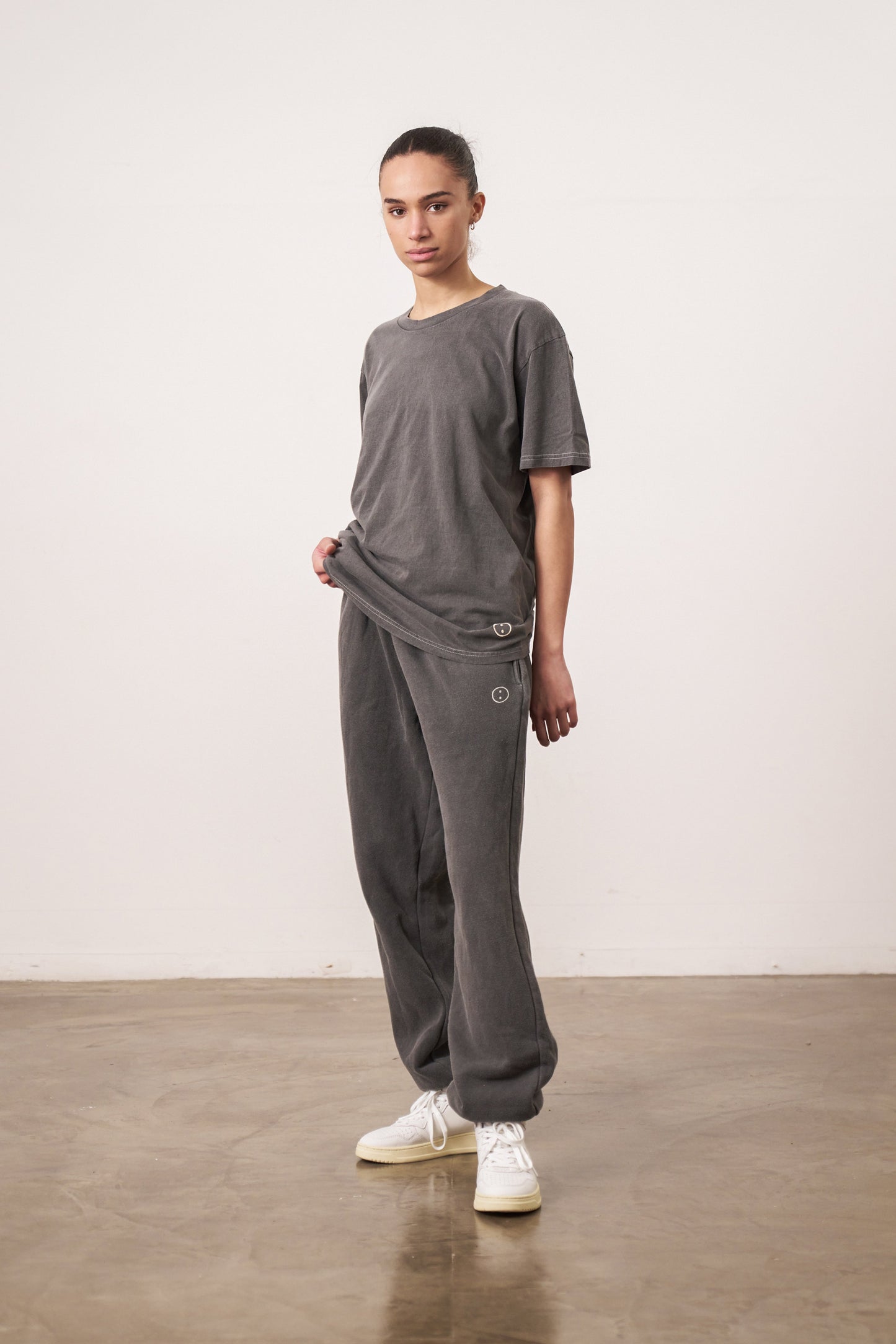 Essentials Vintage Washed Tee - Charcoal