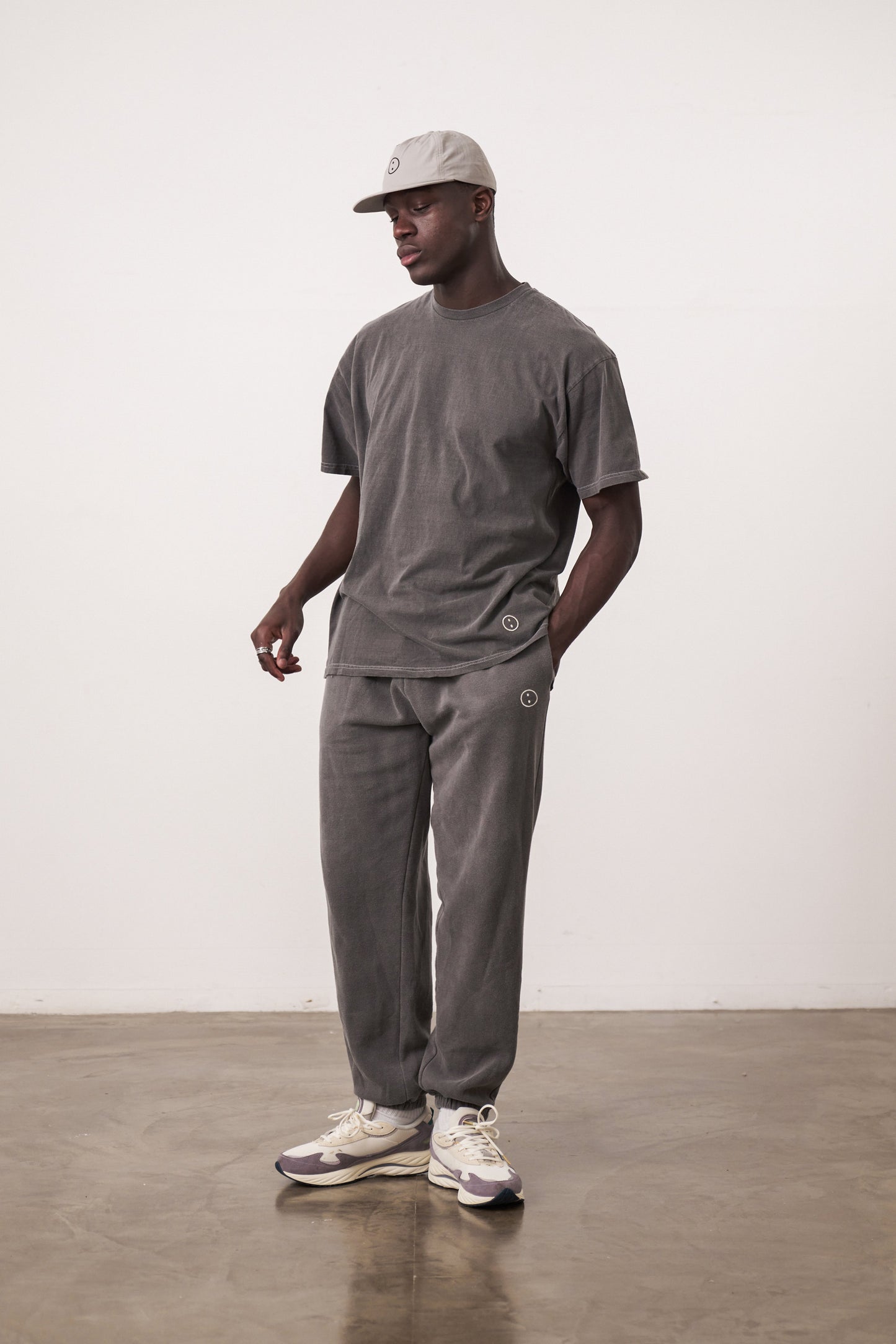 Essentials Vintage Washed Tee - Charcoal