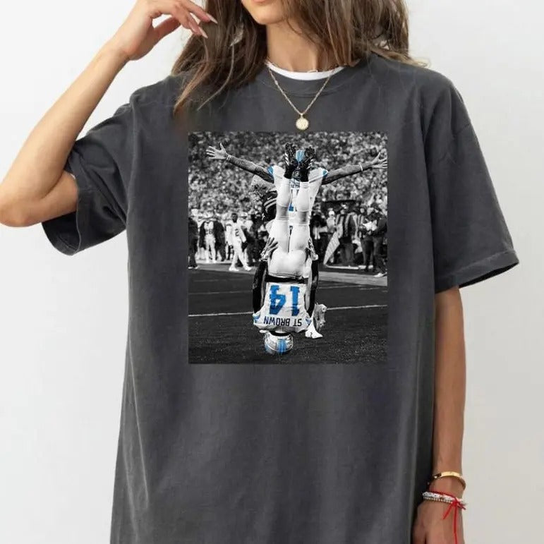 A.m.o.n-R.a St Brown Headstand Celebration Shirt, D.e.troit Football Retro TShirt, Game Day Shirt, Football Retro Shirt,...