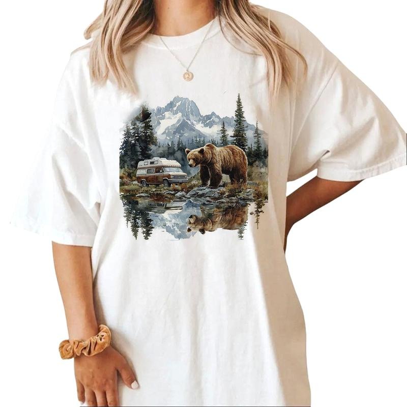 Bear and Mountain Forest Cute Retro Bear and Forest Sweatshirts Hooded T-Shirts Gift for Hunting Season 1 Cotton Top Hoodie