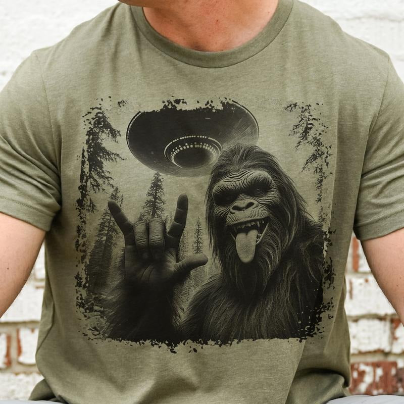 Bigfoot Alien Graphic Tee Funny Sasquatch Tshirt Flying Saucer UFO T-Shirt Unisex Casual Top Hoodie, Sweatshirt