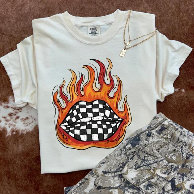 Checkered Lips tee shirt, vintage crewneck sweatshirts, western outfit women, cowgirl outfits, western clothing stuff...