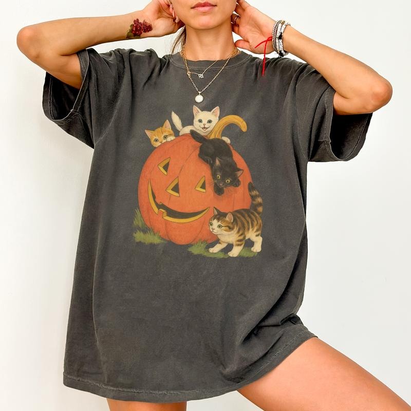 ChicCotton Vintage 90s Cat Halloween Comfort Colors Shirt, Retro Cute Cats Fall Vibes T-shirt, Vintage Jack-o-lantern...
