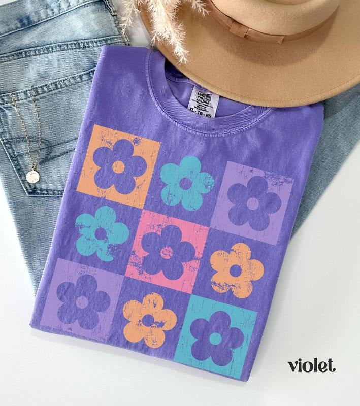 Comfort Colors Checkered Flowers T-Shirt, Retro Boho Floral Easter Shirt, Spring T-Shirt for Women, Ultra Soft Cotton...