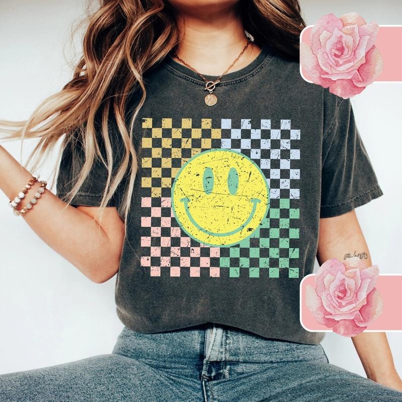 Comfort Colors Smiling Flower T-Shirt, Vintage Graphic Tee, Oversized Boho Happy Face Shirt, Ultra Soft Cotton Tee,...