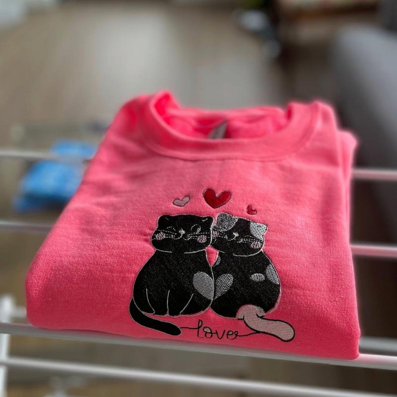 Cute Cat Embroidered Crewneck Sweatshirt, Cat Lovers Pullover Long sleeve Womenswear T-Shirts, Hoodie | HypeCrazeTee.com