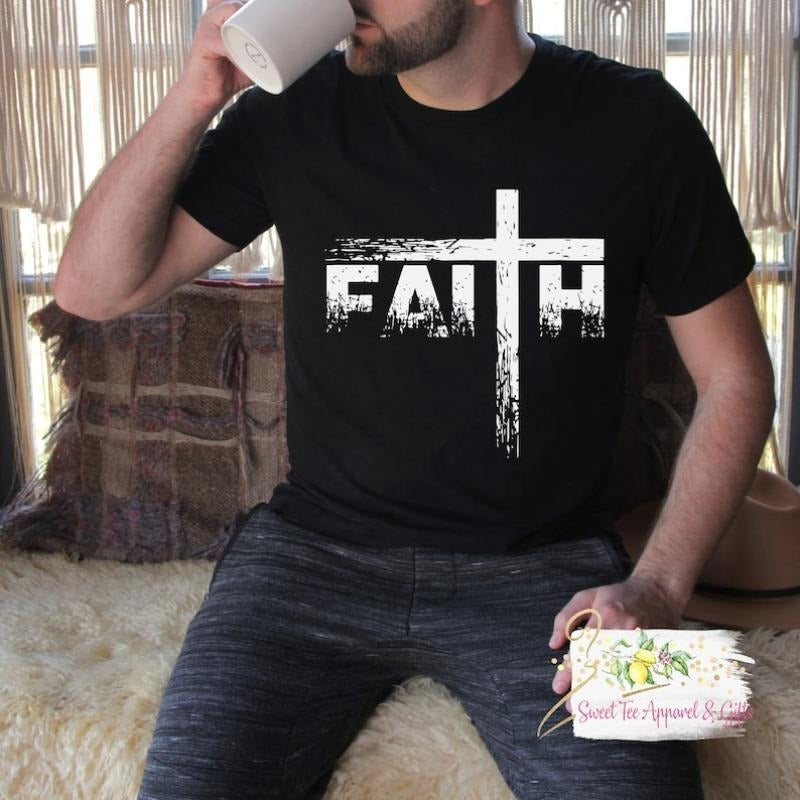 Faith men's t-shirt - Men's Christian shirt - Cross - Faith distressed - Religious shirt