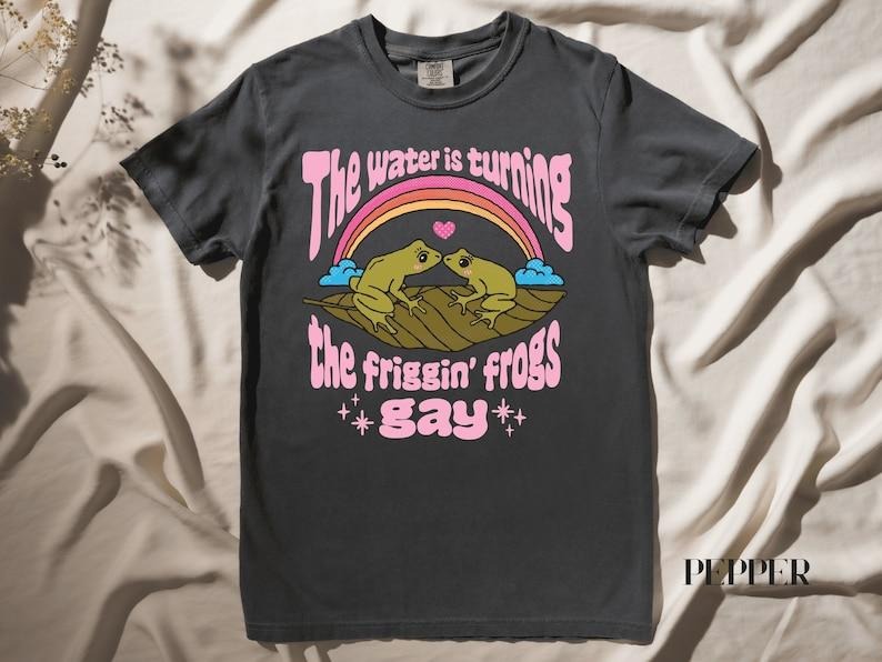 Gay Frog Lovers T-Shirt, Lesbian Frogs, LGBTQ Pride Tee, Pride Shirt, Bisexual Pride, Pansexual Pride, Gay Pride Outfit,...