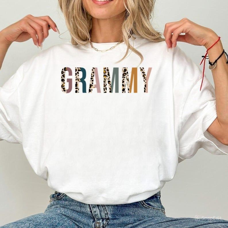 Grammy New Grandma Grammy Be Pregnancy Announcement Leopard Cheetah Print T-Shirts, Hoodie, Sweatshirt