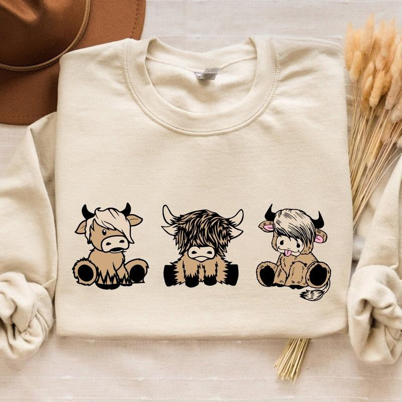 Highland Cow Sweatshirt T-shirt Hoodie, Cute Cow Sweatshirt, Western Crewneck, Highland Cow Shirt, Cow Gifts, Cow Shirt