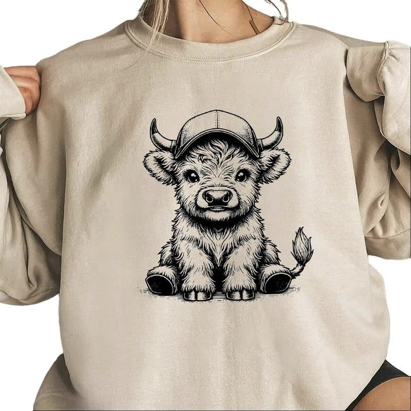 Highland Cow Wearing Baseball Cap Sweatshirt, Baby Cow Unisex T-shirt Highland Cow Unisex Cotton Womenswear Hoodie