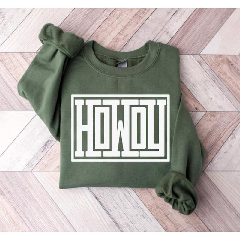 Howdy Sweatshirt, Western Graphic Shirt, Texas-Inspired Country Sweatshirt for Southern Style Lovers Hoodie