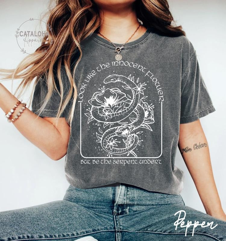 Lady Macbeth Serpent T-shirt, Be A Serpent Macbeth Quote Shirt, Shakespeare tee, Shakespearean t-shirt, theatre t-shirts,...