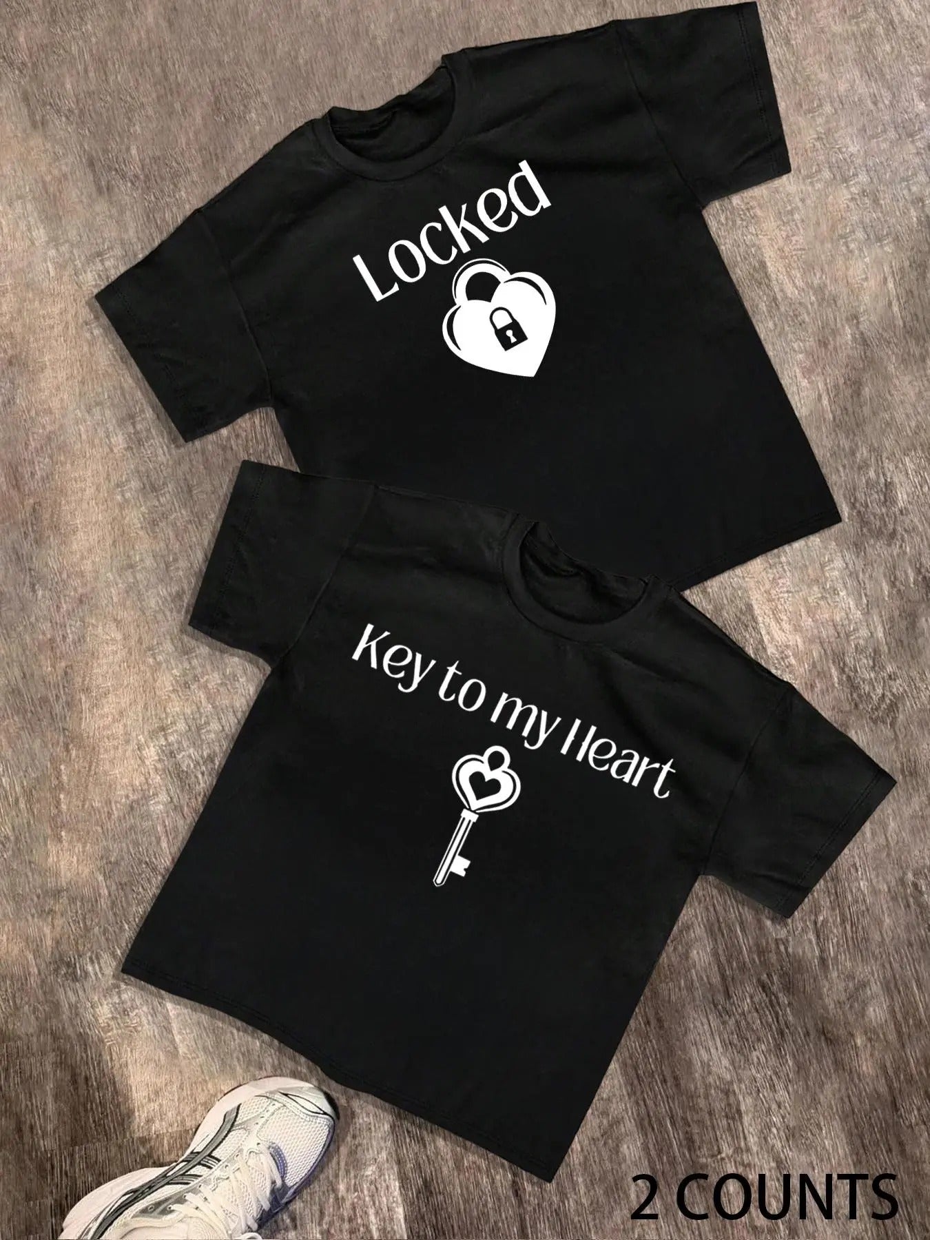 Men's Heart & Key Print Short Sleeve Tee, Regular Fit Casual Round Neck Graphic T-shirt for Summer, Men's Top for Daily...