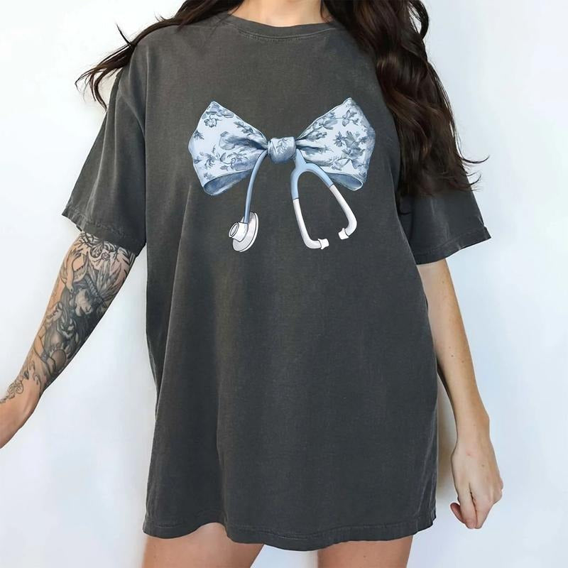 Nurse Coquette Toile Bow Shirt Comfort Colors, Aesthetic Coquette Tees for Nurses, Vintage Toile De Jouy Bow T-shirt,...