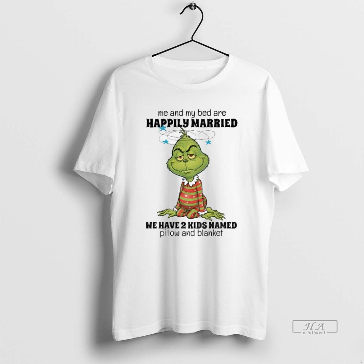 Official Grinch Santa Me And My Bed Are Happily Married We Have 2 Kids Named T-Shirts, Hoodie, Sweatshirt | HypeCrazeTee.com