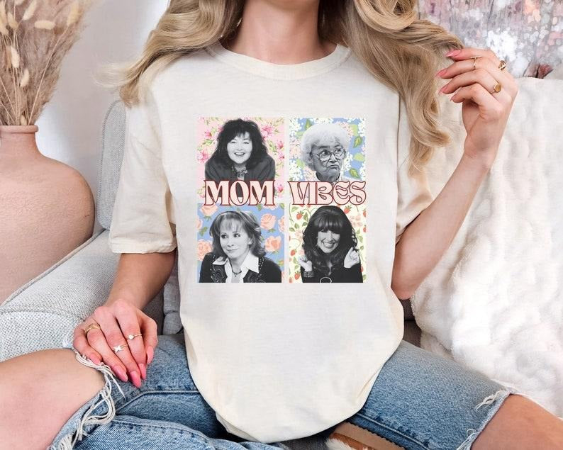 Retro 90s Mom Vibes, Sitcom Moms, Funny T-shirt Hoodie, Sweatshirt | HypeCrazeTee.com