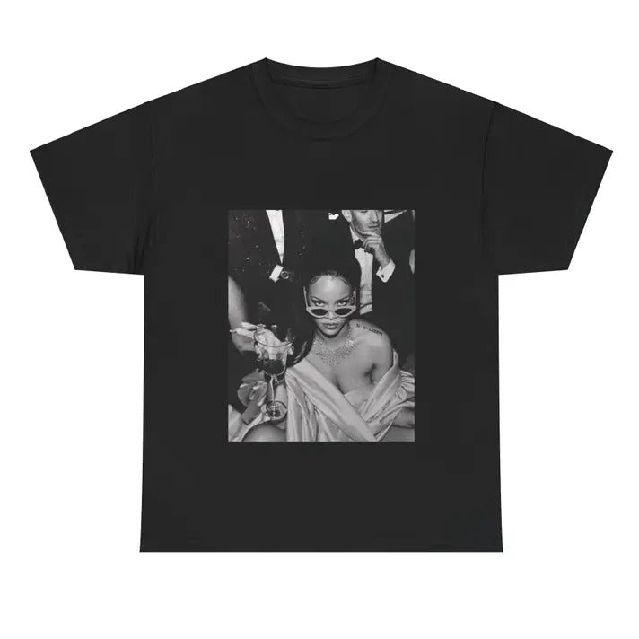 Rihannaaa T-shirt - Vintage 90s T-shirt Rapper Concert Shirt Hoodie, Sweatshirt | HypeCrazeTee.com
