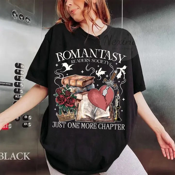 Romantasy t-shirt for Romance Reader and Book Lover Vintage Reading Shirt Gift for Bookworm and Bibliophiles Girly...