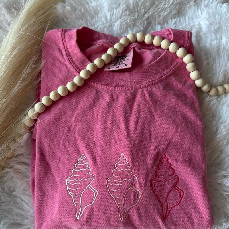 Seashell Conch Seashell Shirt Summer Shirt Embroidered Cute Gradient Top T-Shirts, Hoodie, Sweatshirt