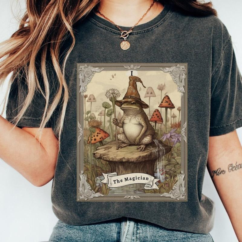 The Magician, Frog Tarot, Oversized TShirt, Frog Tarot Card Shirt, Goblincore Clothing, Cottagecore Tee, Tarot Lover Gift...