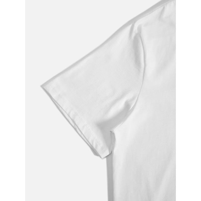Trendy T - Shirt with a Minimalist Motif: Iconic Palm Tree Silhouette for a Stand