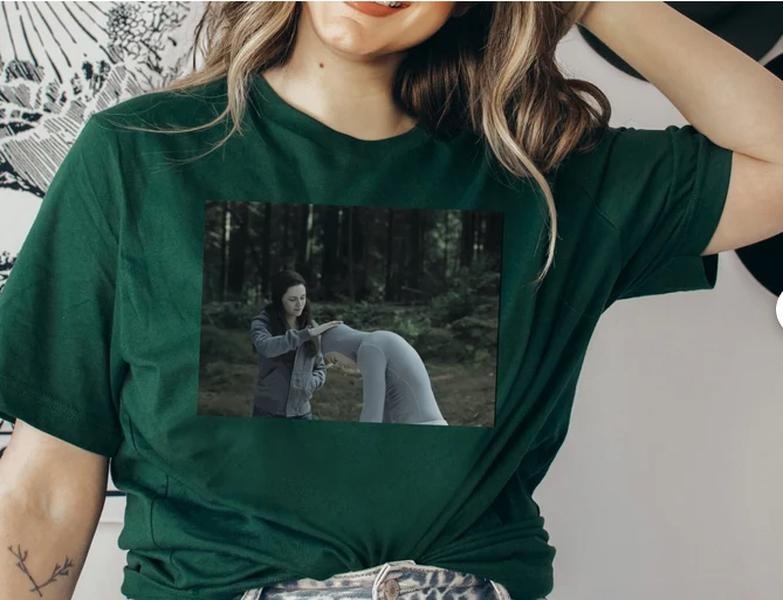 Twilight Bella Jacob Bella Petting Jacob Twilight Saga Edward Cullen Shirt Jacob Black Bella Swan Alice Cullen T-Shirts, Hoodie, Sweatshirt