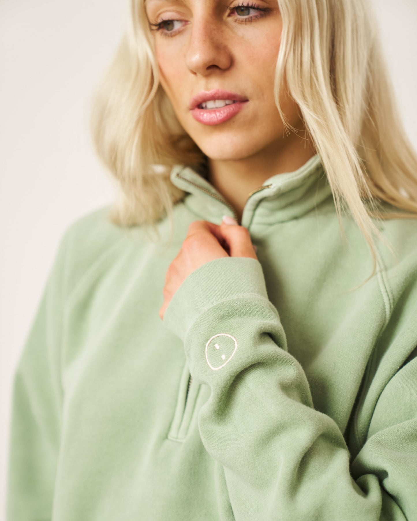 Essentials Vintage Washed 1/4 Zip Sweatshirt - Sage Green