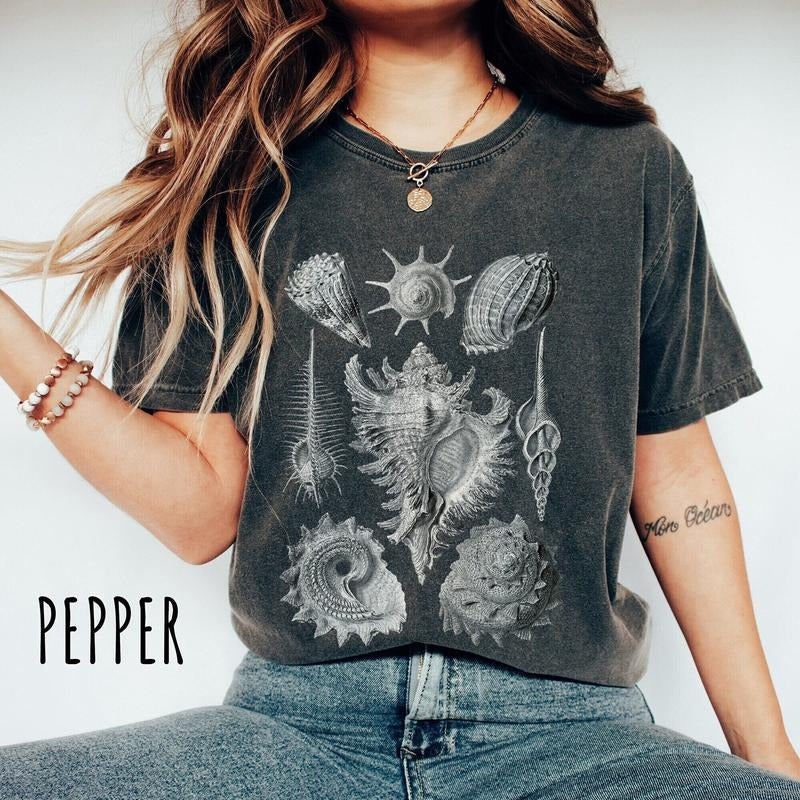 Vintage Seashell Shirt, Boho Summer Tee, Sealife T-Shirt, Ocean Shirt, Nature Shirt, Marine Biology Shirt, Beach Shirt,...