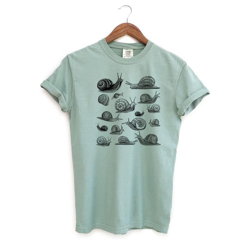 Vintage Snails Vintage Snail Snail Lover Funny Retro Shirt Womenswear Top T-Shirts, Hoodie, Sweatshirt
