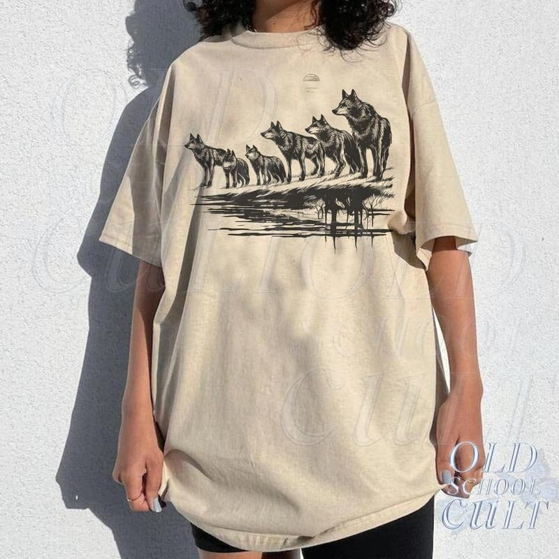 Vintage Wolf Pack 90s Graphic T Shirt Hoodie Sweater Wolf Lovers Retro Tee 2000s Nature Shirt Nostalgia Unisex Oversize...