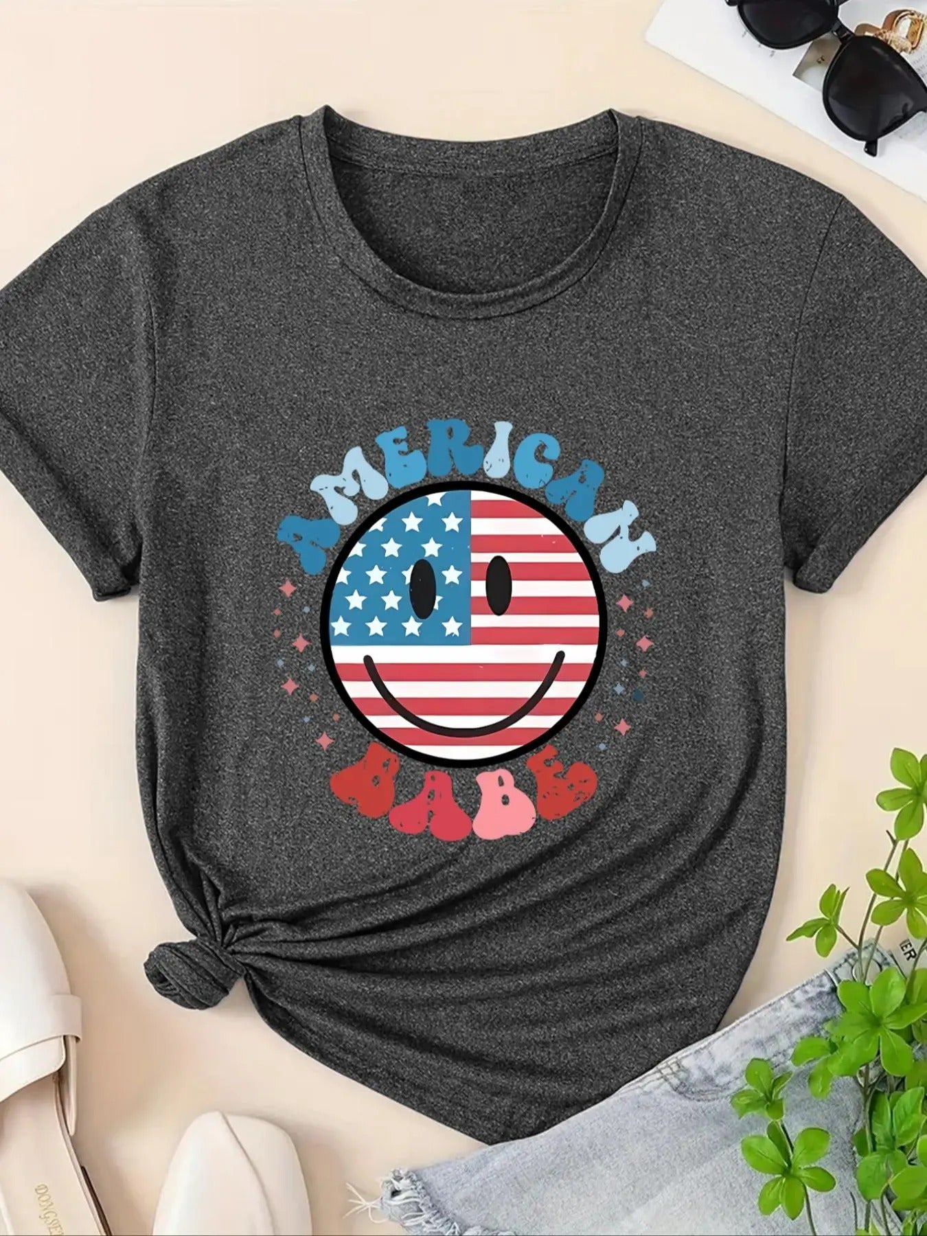 Women's American Flag & Cartoon Face Round Neck Tee, Trendy Casual Letter Graphic Short Sleeve T-shirt for Daily Wear,...