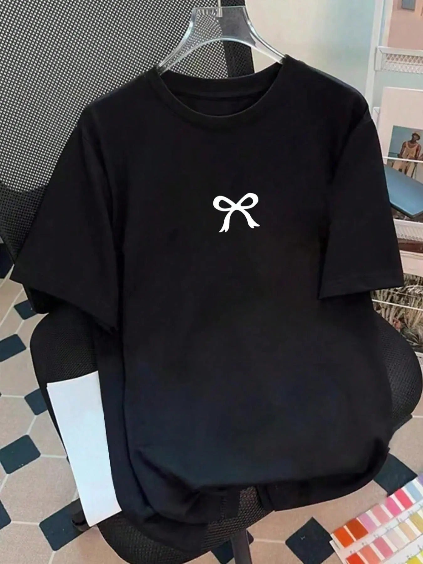 Women's Bow Print Round Neck Tee, Trendy Casual Short Sleeve T-shirt for Daily Wear, Ladies All Seasons Tops Hoodie,...