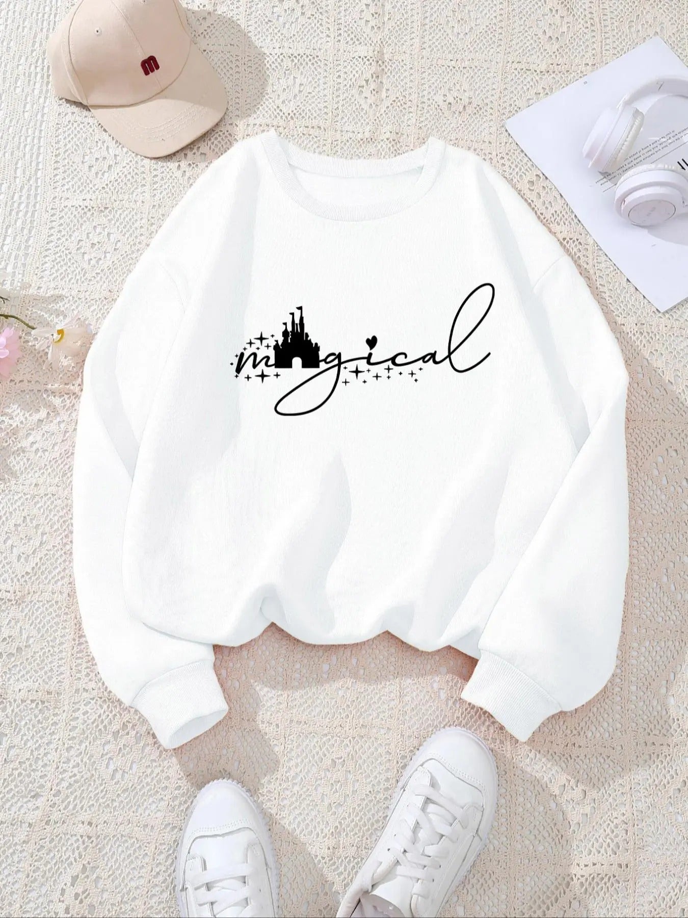 Women's Cartoon Castle Print Crew Neck Sweatshirt, Casual Long Sleeve Pullover for Fall & Winter, Women's Clothes for...