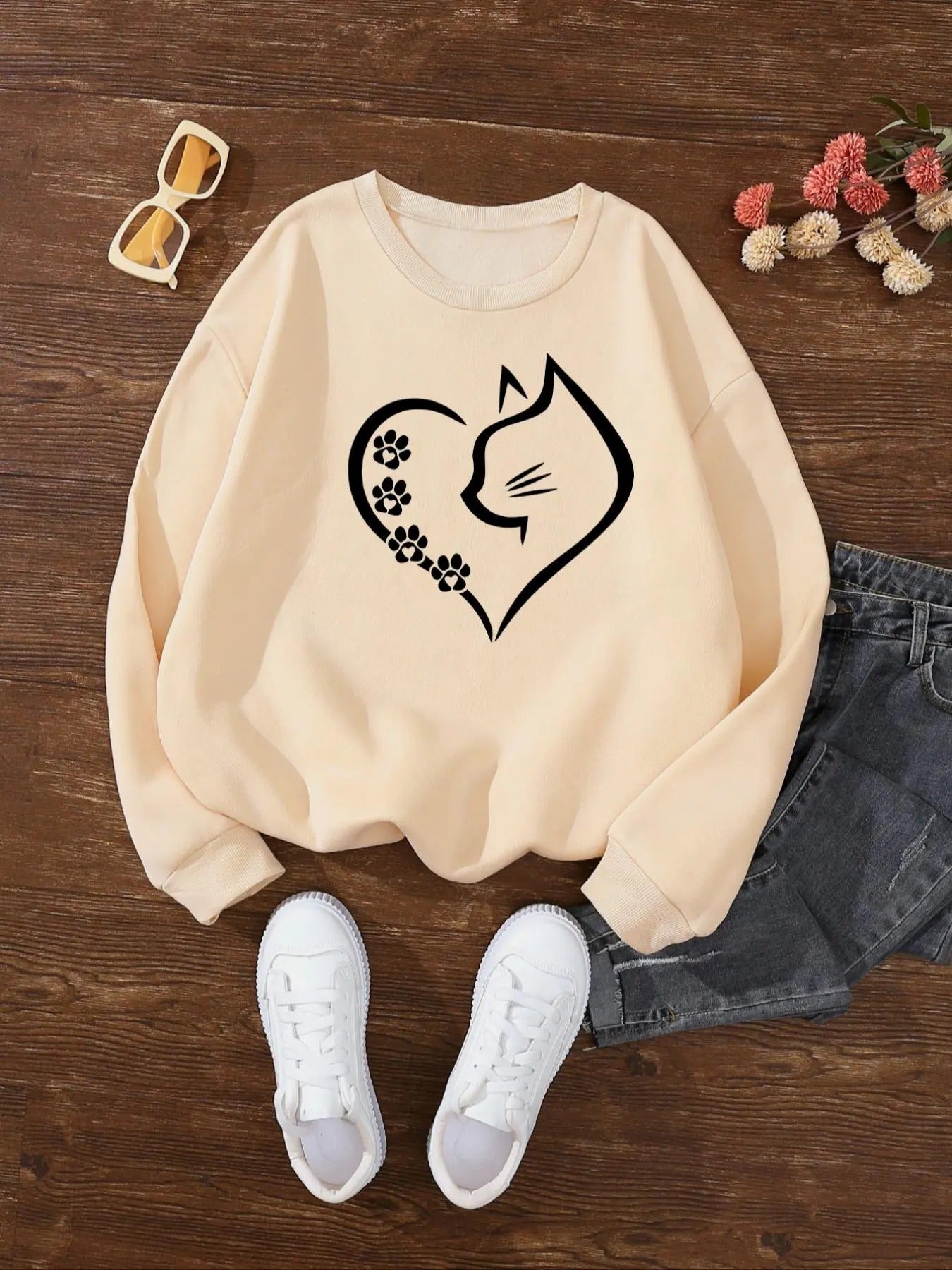 Women's Cartoon Cat & Heart Print Crew Neck Sweatshirt, Casual Long Sleeve Pullover for Fall & Winter, Women's Clothes...