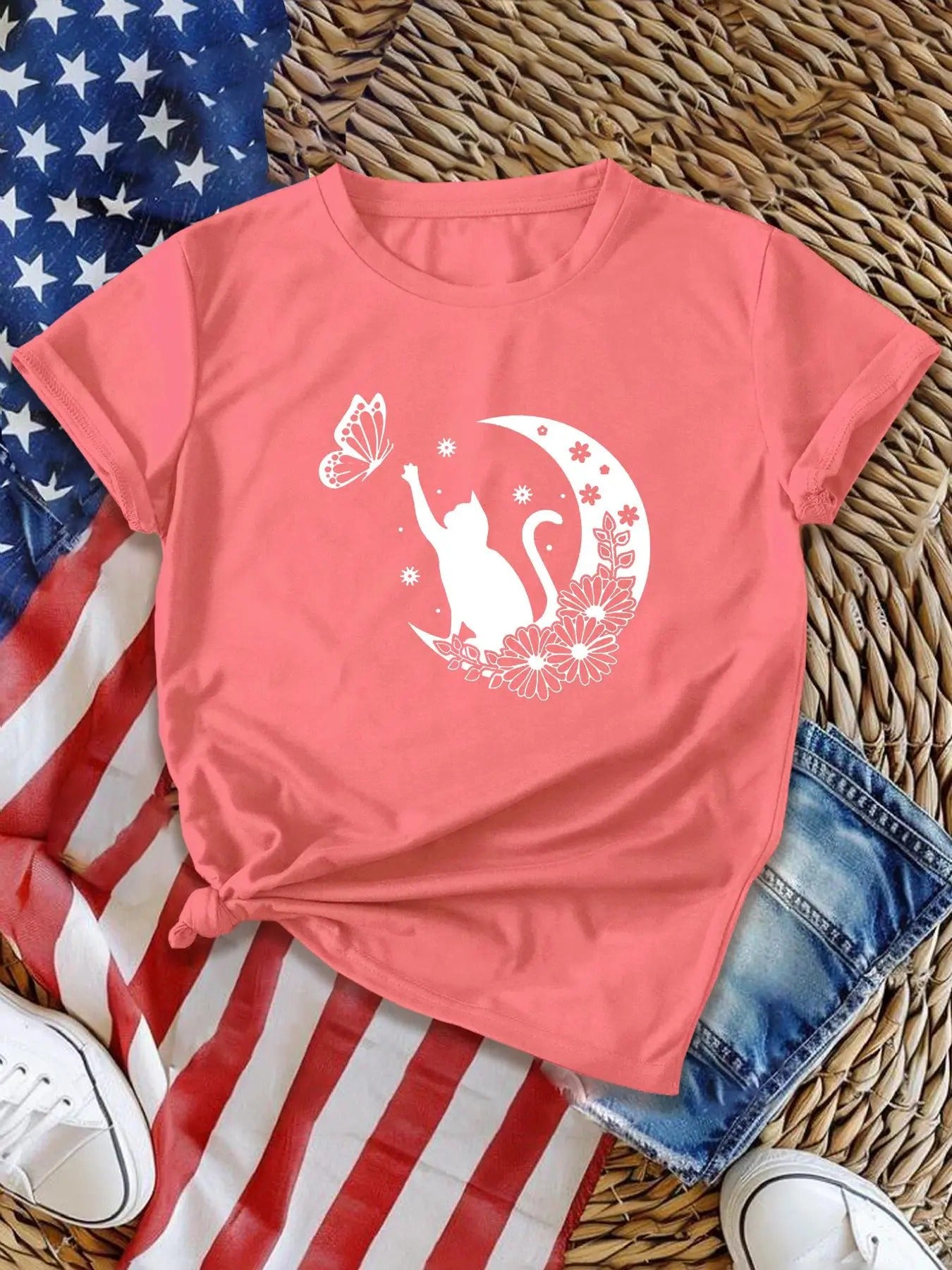 Women's Cartoon Cat & Moon Graphic Print Round Neck Tee, Fashion Casual Short Sleeve T-shirt, Ladies Summer Clothes for...