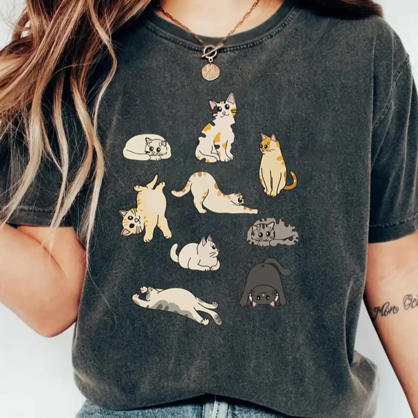 Women's Cartoon Cat Print Round Neck Tee, Fashion Casual Short Sleeve T-shirt, Ladies Summer Clothes for Daily Wear style...