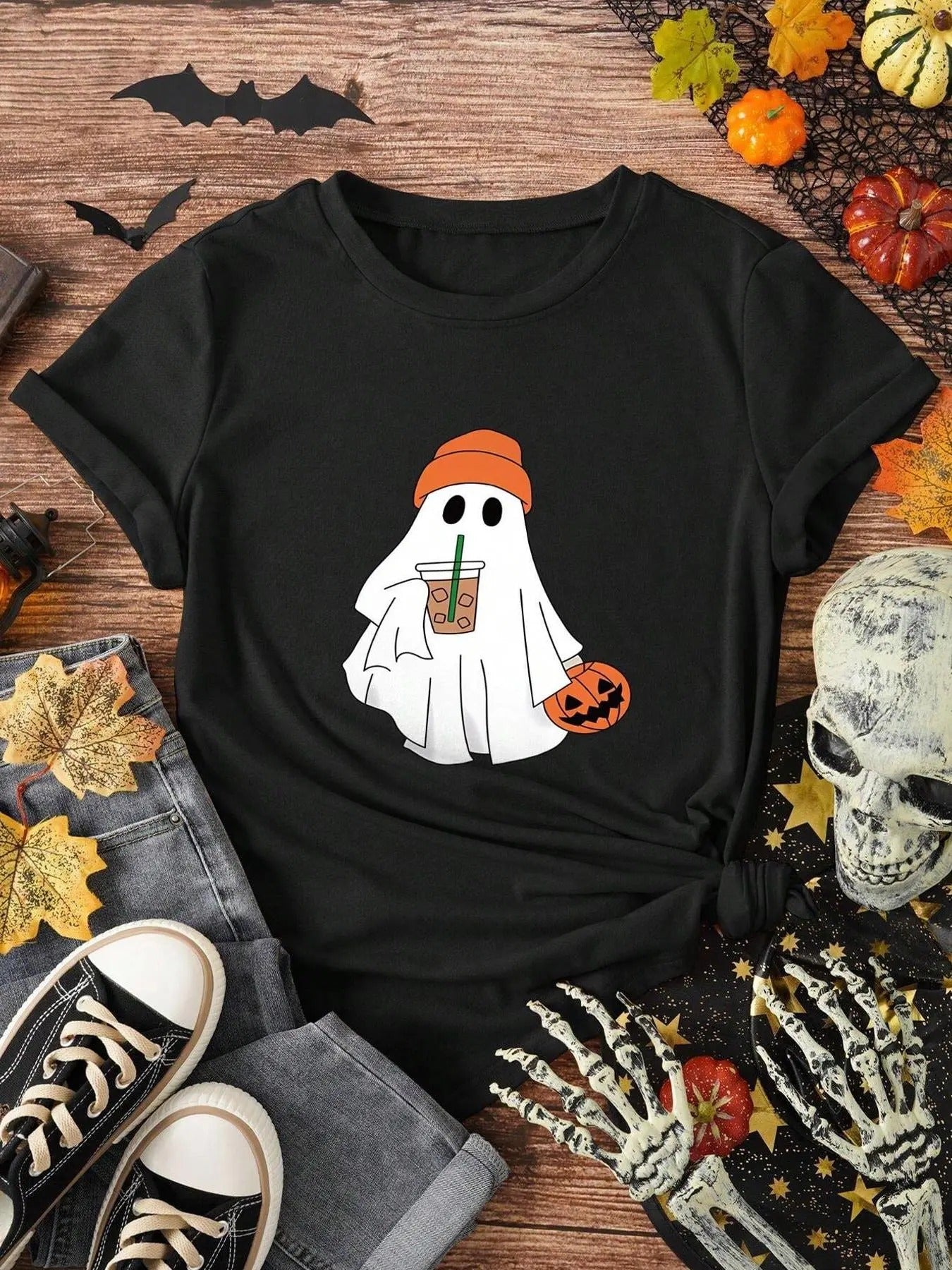 Women's Cartoon Ghost Print Round Neck Tee, Fashion Casual Short Sleeve T-shirt, Ladies Summer Clothes for Daily...