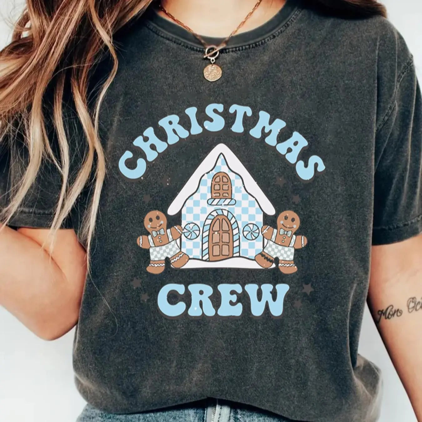 Women's Cartoon Gingerbread House & Letter Print Round Neck Tee, Casual Drop Shoulder Short Sleeve T-shirt for Daily...