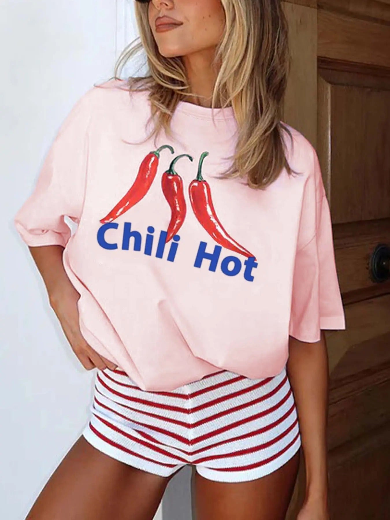 Women's Chilli Print Round Neck Tee, Vintage Trendy Casual Short Sleeve T-shirt for Daily Wear, Ladies All Seasons Tops...