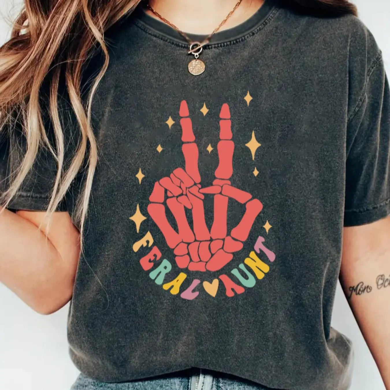 Women's Christmas Cartoon Hand & Letter Print Round Neck Tee, Fashion Casual Drop Shoulder Short Sleeve T-shirt for Daily...