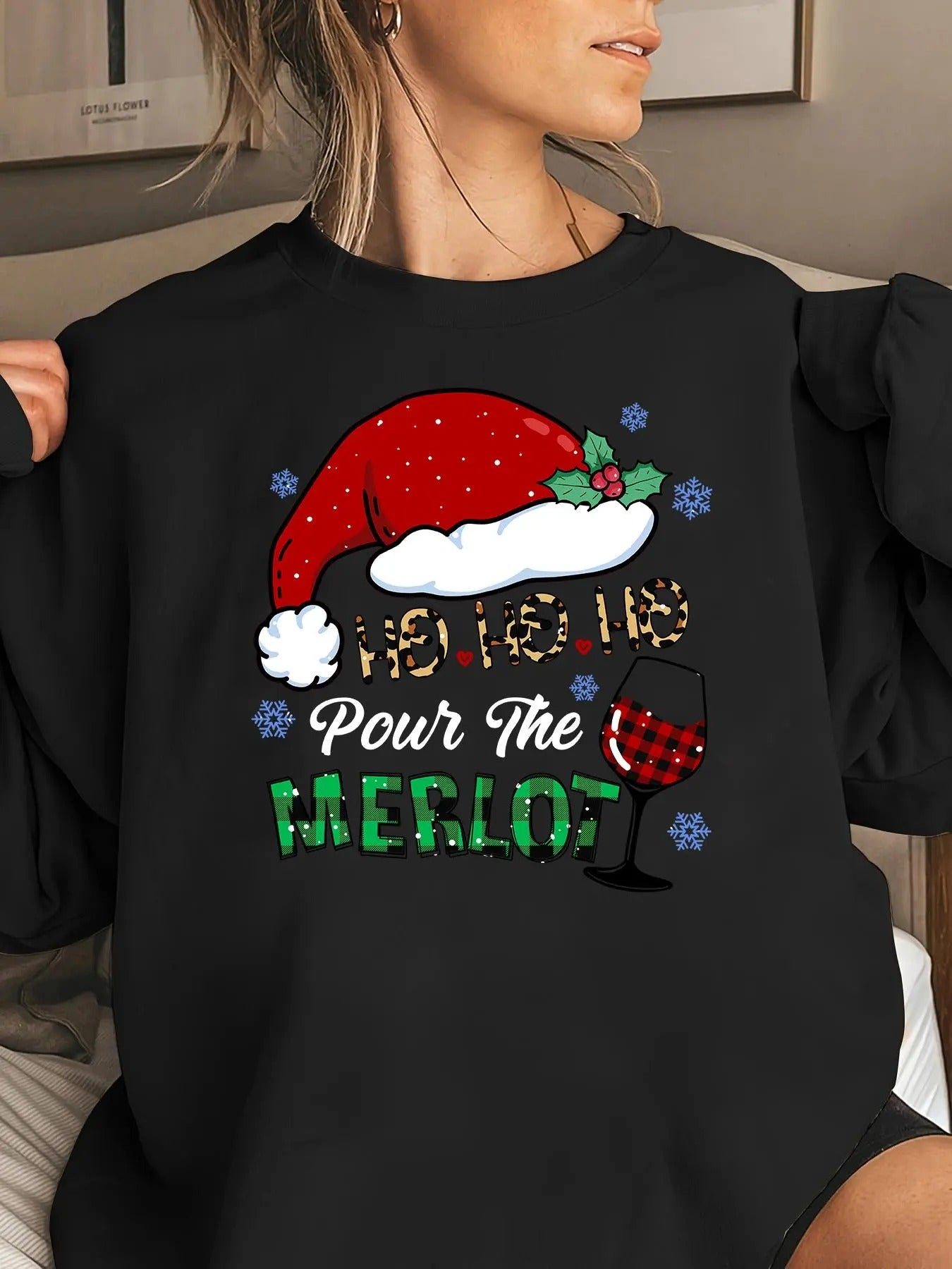 Women's Christmas Letter Print Round Neck Pullover Sweatshirt, Casual Long Sleeve Crew Neck Sweatshirt for Fall & Winter,...