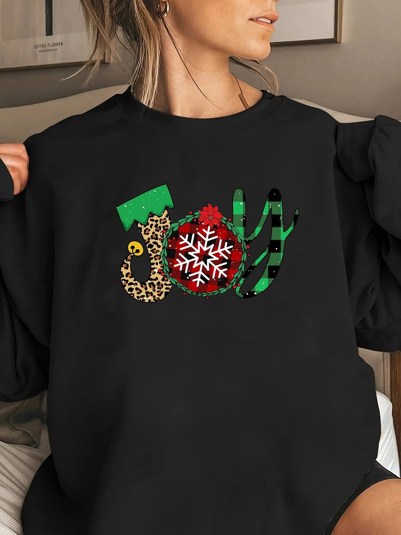 Women's Christmas Letter Print Round Neck Pullover Sweatshirt, Casual Long Sleeve Crew Neck Sweatshirt for Fall & Winter,...