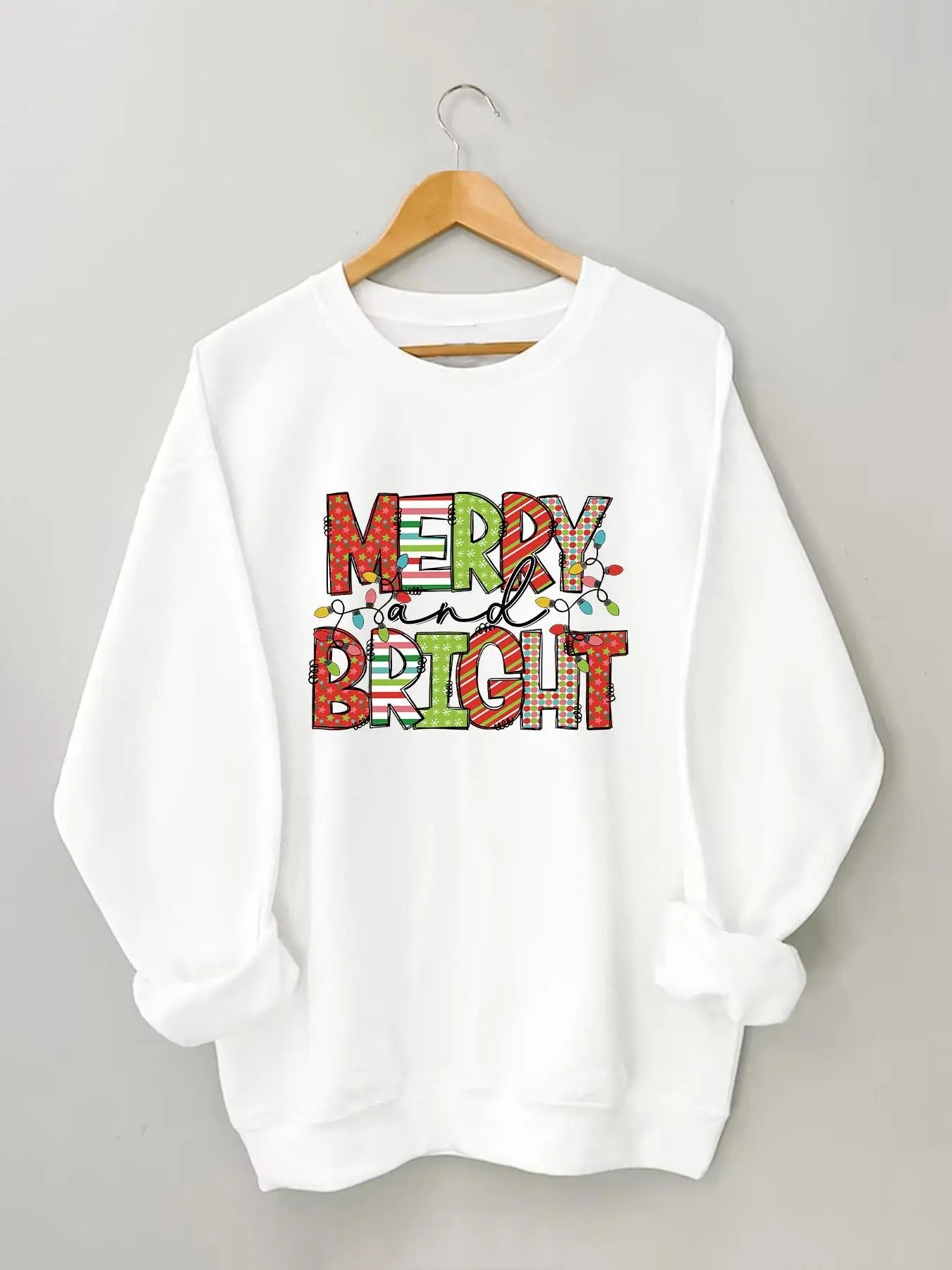 Women's Christmas Themed Letter Print Round Neck Sweatshirt, Casual Long Sleeve Crew Neck Pullover for Daily Wear, Ladies...