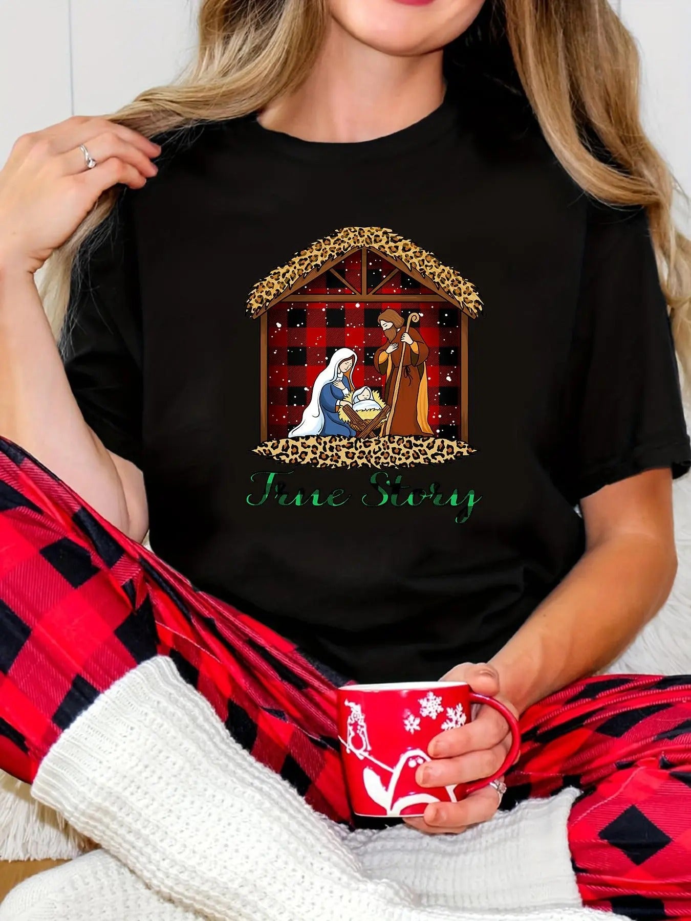 Women's Christmas Themed Letter Print Round Neck Tee, Casual Short Sleeve Crew Neck T-Shirt for Summer, Fashion Women's...