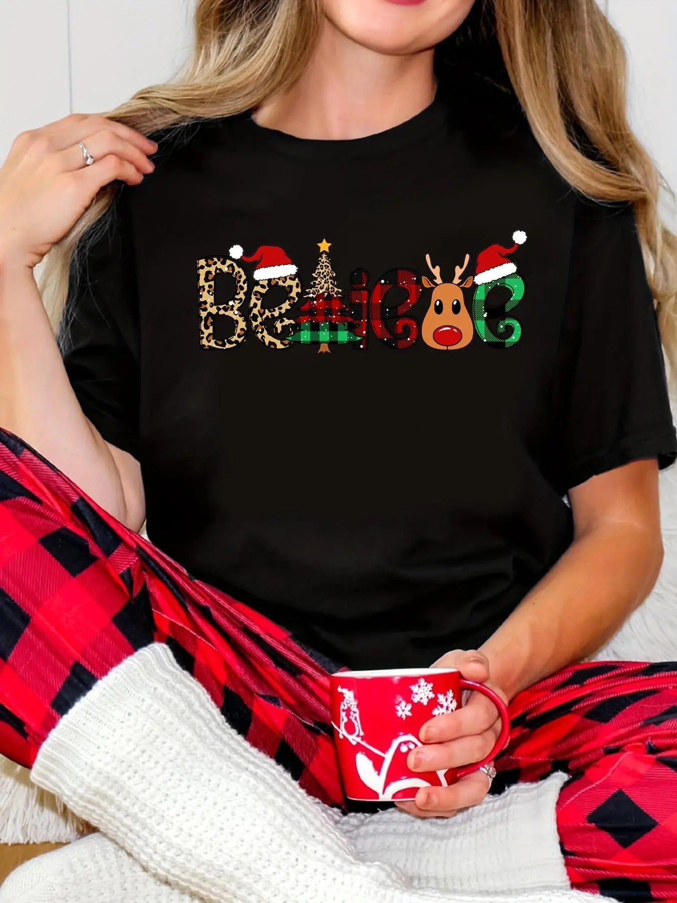 Women's Christmas Themed Letter Print Round Neck Tee, Casual Short Sleeve Crew Neck T-shirt for Summer, Fashion Women's...