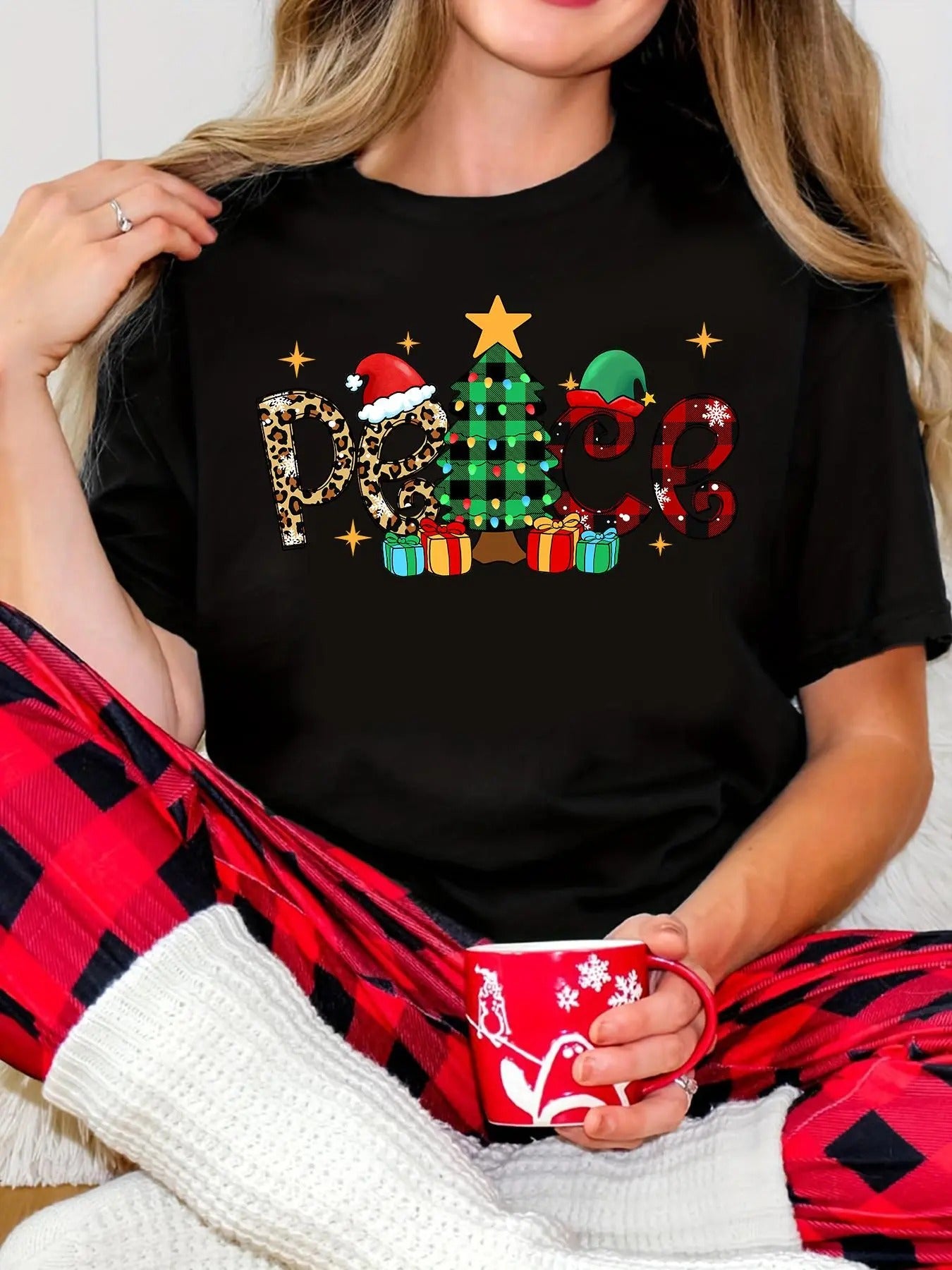 Women's Christmas Tree & Letter Print Round Neck Tee, Casual Short Sleeve Crew Neck T-shirt for Summer, Fashion Women's...